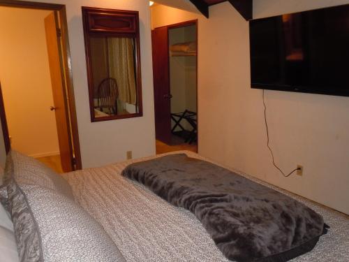 Two-bedroom Standard Unit #104 By Escape For All Seasons