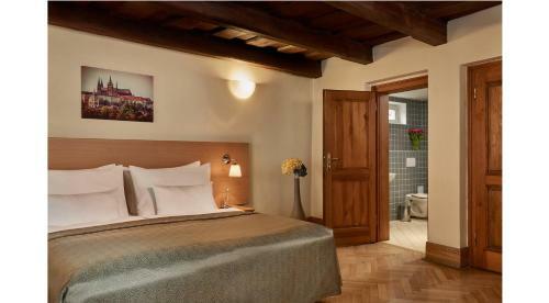 Hostal Charles Bridge Economic