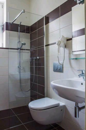 Hostal Pension Karnet
