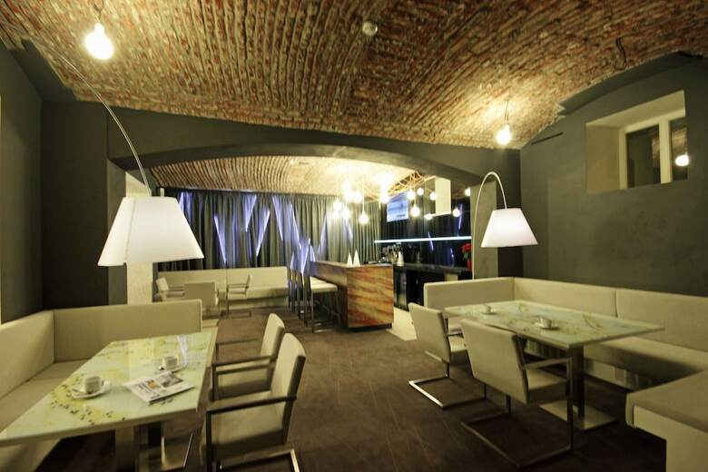 Hotel Pure White