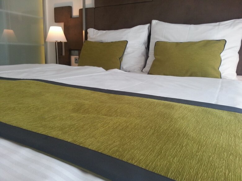 Hotel Pure White