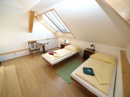 Hostal Church Pension Praha - Husuv Dum