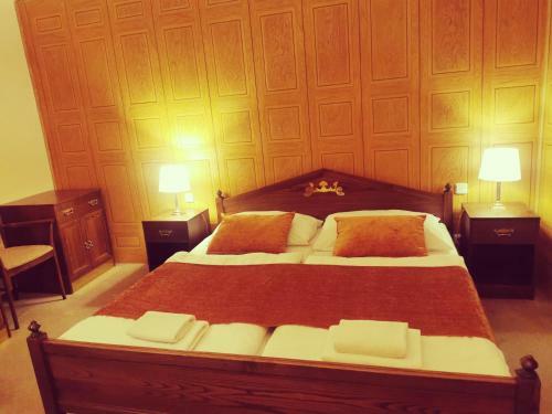 River Star Hotel