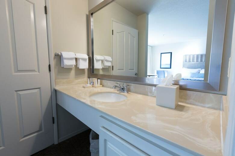 Hotel Cambria Landing Inn And Suites