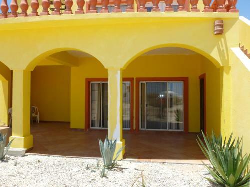 Casa Amarilla