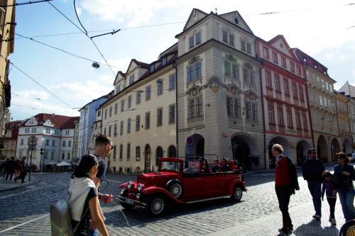 Sg1 Hostel