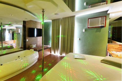 Love Time Hotel (adult Only)