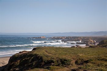 Hotel Surf And Sand Lodge