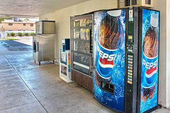 Motel 6 Fresno - Blackstone North