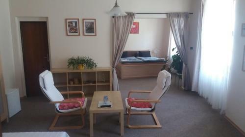 Hostal Penzion A Restaurace Modr� R??e T�bor