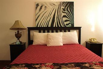 Los Angeles Adventurers All Suite Hotel