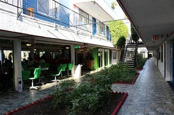Los Angeles Adventurers All Suite Hotel