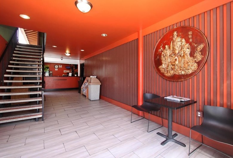 Royal Pagoda Motel