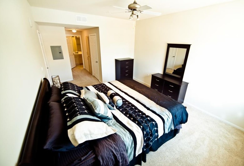 The Hollywood Ray Apartment
