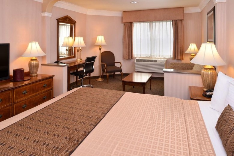 Best Western Plus Suites Hotel - Lax