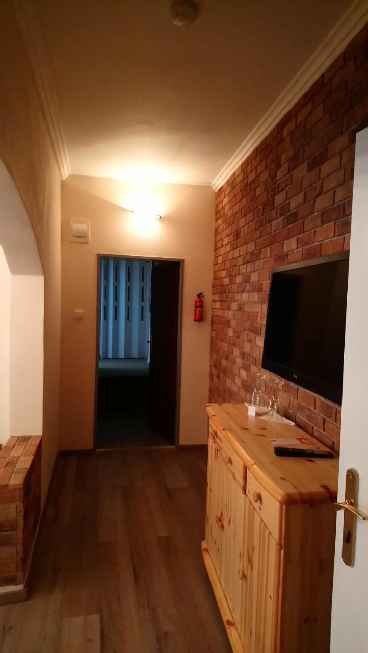 Hostal Enjoy Inn