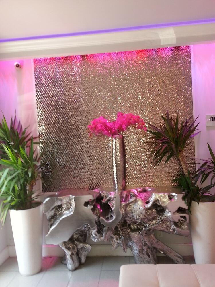 Hollywood Vip Hotel