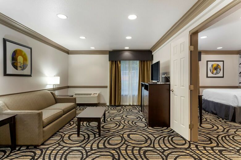 Aiden Austin City Hotel