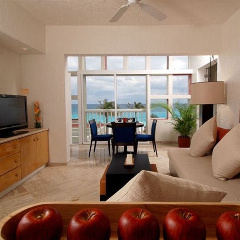 Hotel Raintree�s Club Regina