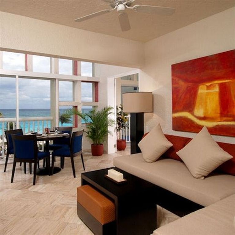 Hotel Raintree�s Club Regina