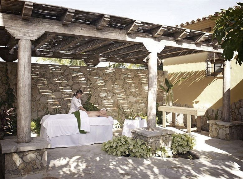 Hotel Hacienda Beach Club & Residences