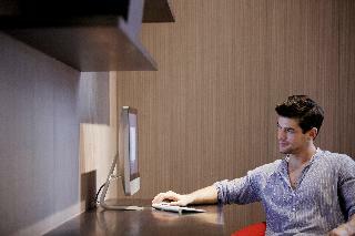 Hotel Holiday Inn Express & Suites North
