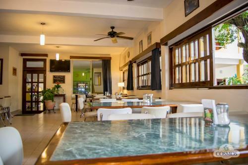 Hotel Cosmos