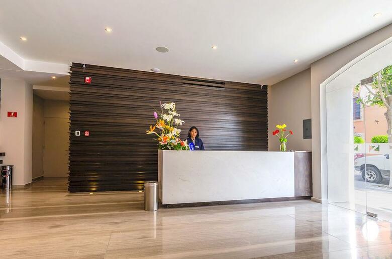 Hotel Zenith