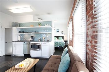 Hotel Venice Breeze Suites