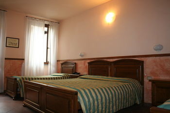 Hotel Monica