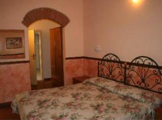 Hotel Monica