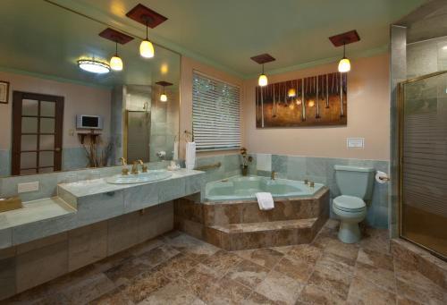 Lodge Chalet Kilauea Collection