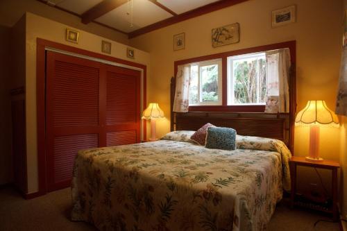 Lodge Chalet Kilauea Collection