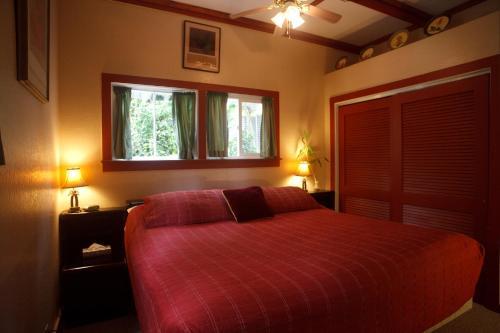 Lodge Chalet Kilauea Collection