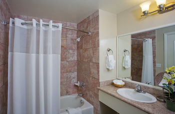 Hotel Red Cottage Inn