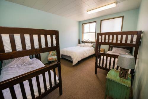 Hi - Monterey Hostel