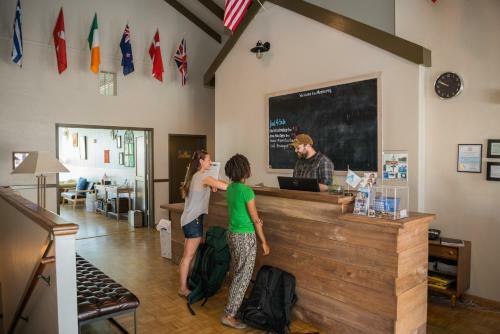 Hi - Monterey Hostel