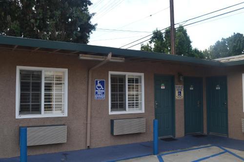 Searle Motel
