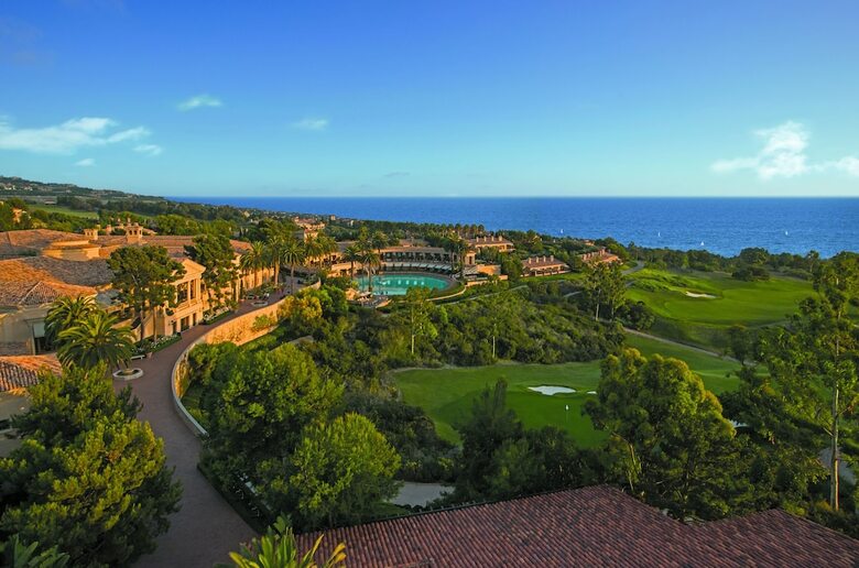 Hotel Resort At Pelican Hill