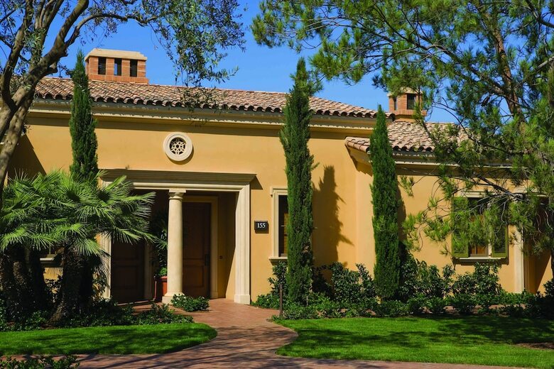 Hotel Resort At Pelican Hill