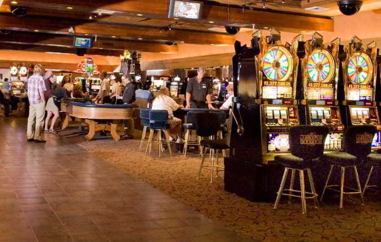 Hotel Lakeside Inn And Casino