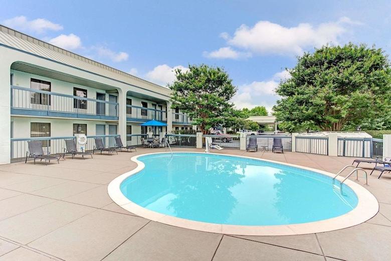 Motel Baymont Inn And Suites - Murfreesboro