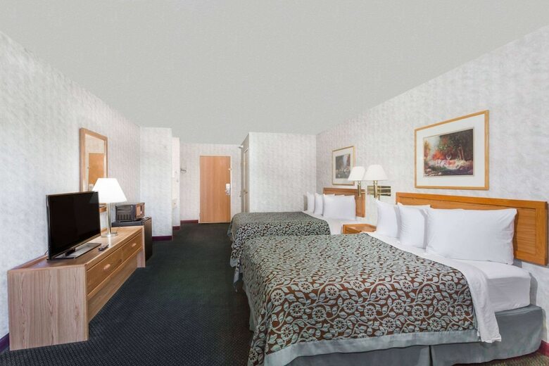 Yellowstone West Gate Hotel