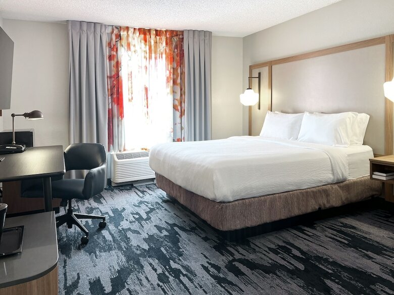 Hotel Fairfield Inn & Suites By Marriott Rogers