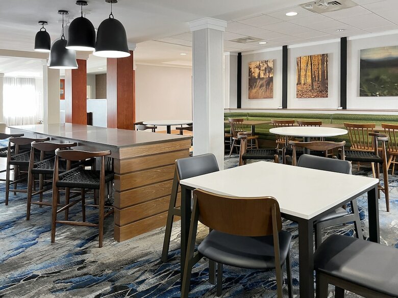 Hotel Fairfield Inn & Suites By Marriott Rogers