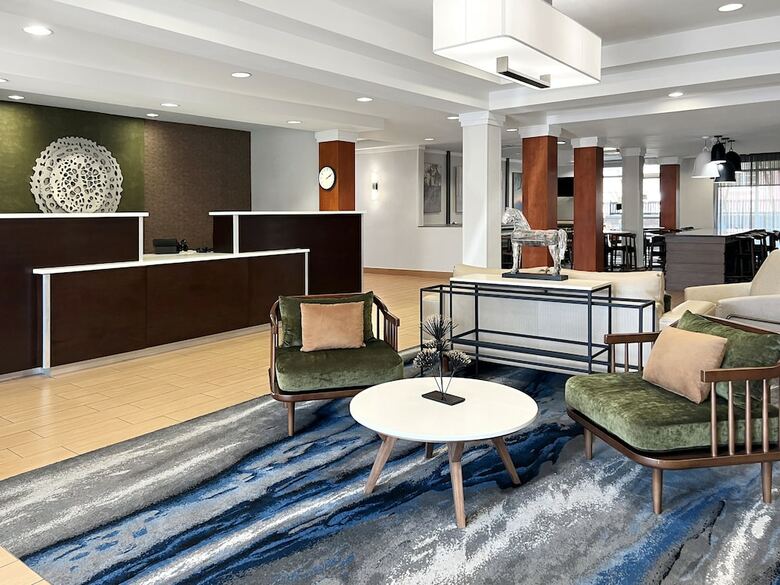 Hotel Fairfield Inn & Suites By Marriott Rogers