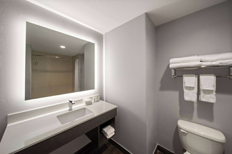 Hotel La Quinta Inn & Suites Mcalester