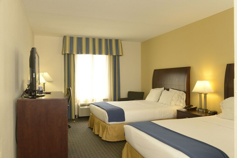 Holiday Inn Express Hotel & Suites - Wilson - Downtown