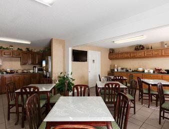 Motel Baymont Inn & Suites - Calhoun