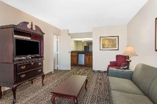 Motel Baymont Inn & Suites - Calhoun